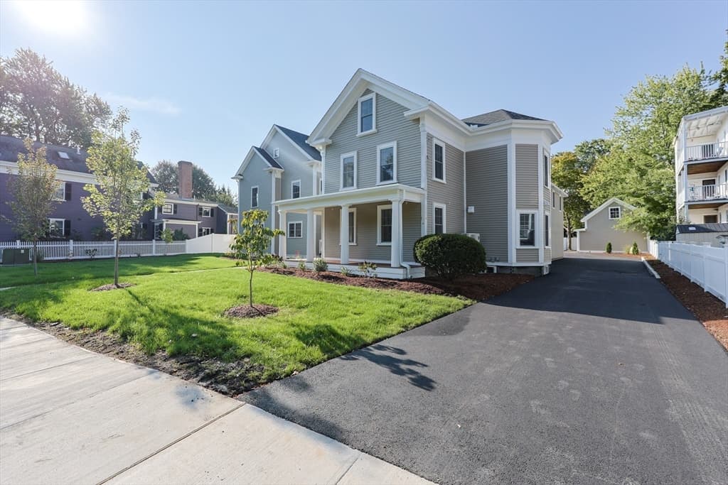54 South St, Medford MA 02155