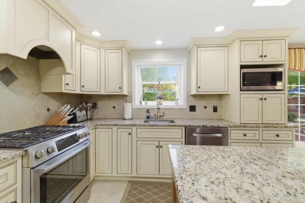 30 Princess Pine Circle, Taunton MA 02780 photo 3