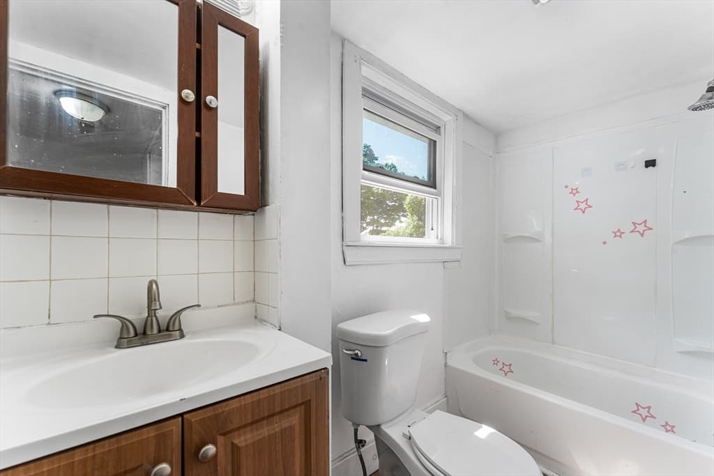 Single Family Residence at 1 Allen Ct, Marlborough MA 01752, Marlborough, photo 31 of 40