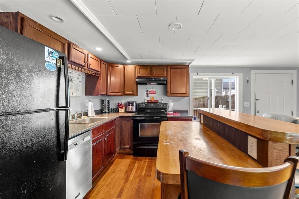 72 Main St, Wareham MA 02571 photo 12