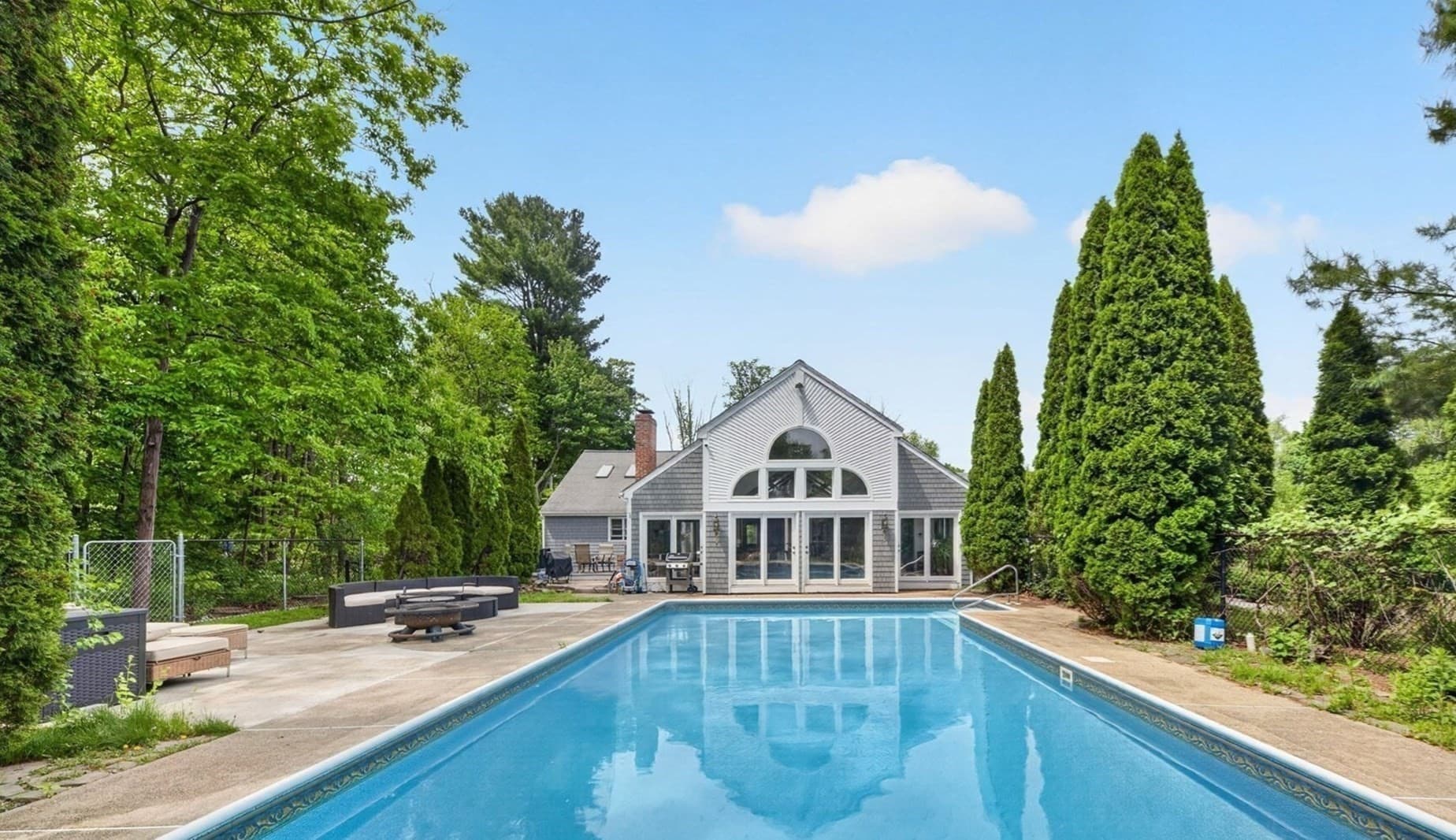 57 Center St, Groveland MA 01834