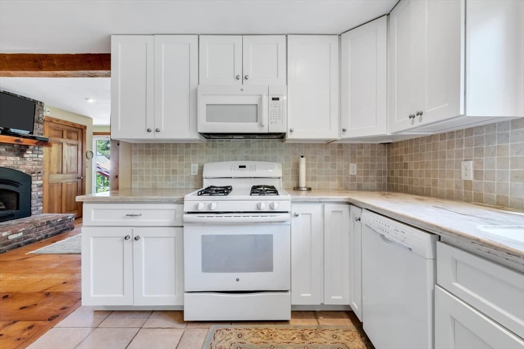 Single Family Residence at 38 Shorewood Dr, Orleans MA 02653, Orleans, photo 9 of 39