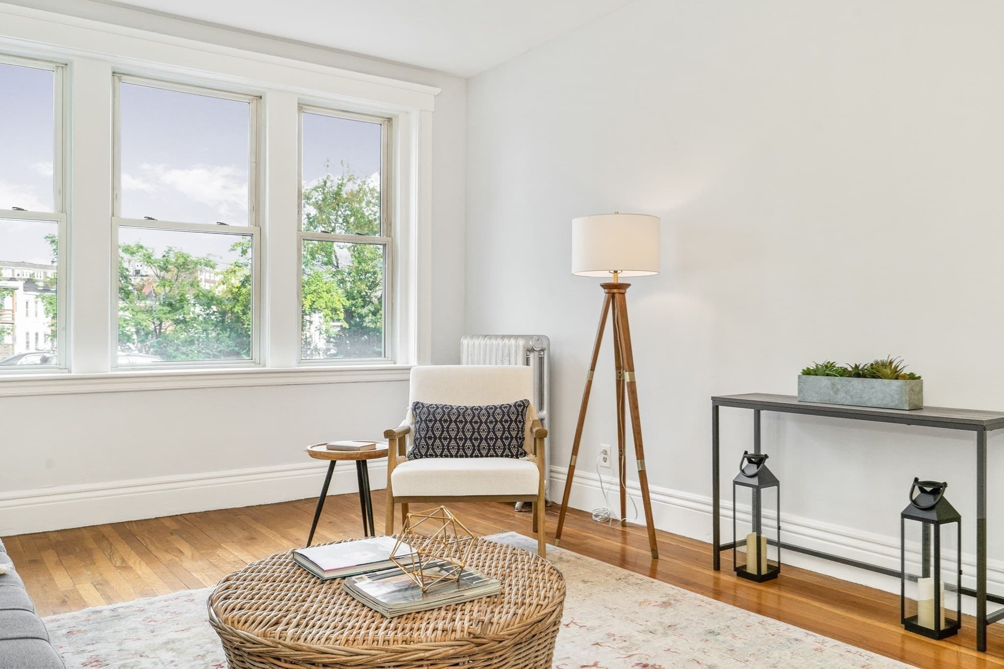 Condominium at 8 Kinross Rd # 4, Boston MA 02135, photo 2 of 13