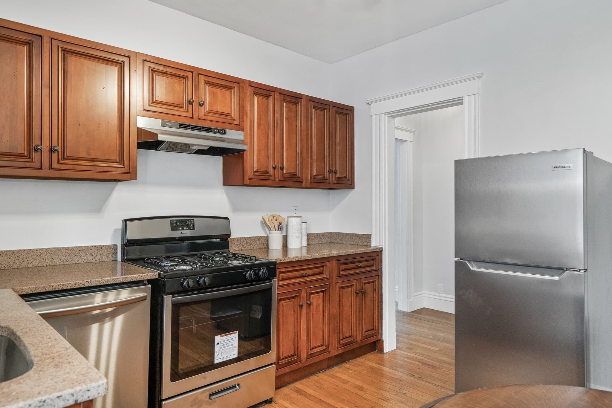 Condominium at 8 Kinross Rd # 4, Boston MA 02135, photo 5 of 13
