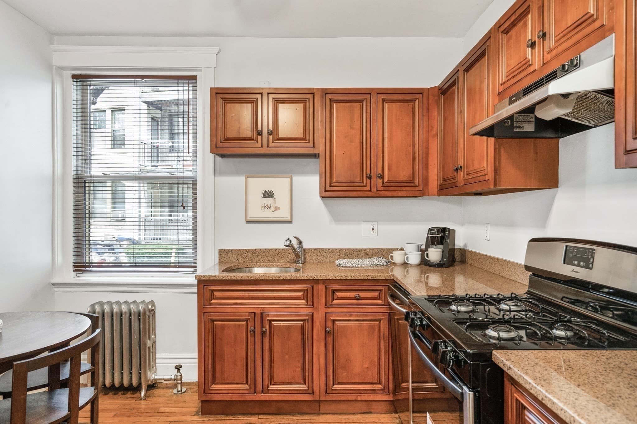 Condominium at 8 Kinross Rd # 4, Boston MA 02135, photo 4 of 13