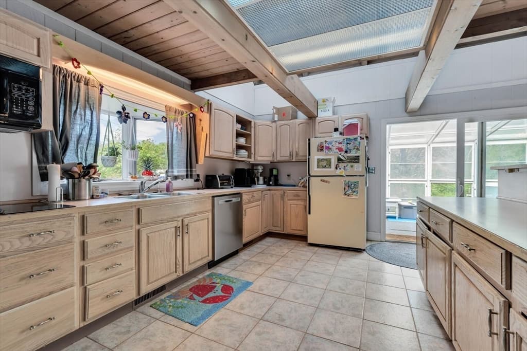 Single Family Residence at 2231 Meetinghouse Way, Barnstable MA 02668, Barnstable, photo 9 of 42