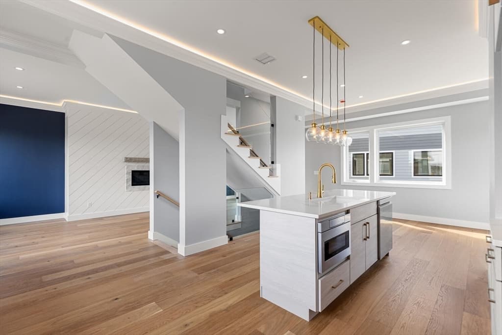 308 Newton Street, Waltham MA 02453
