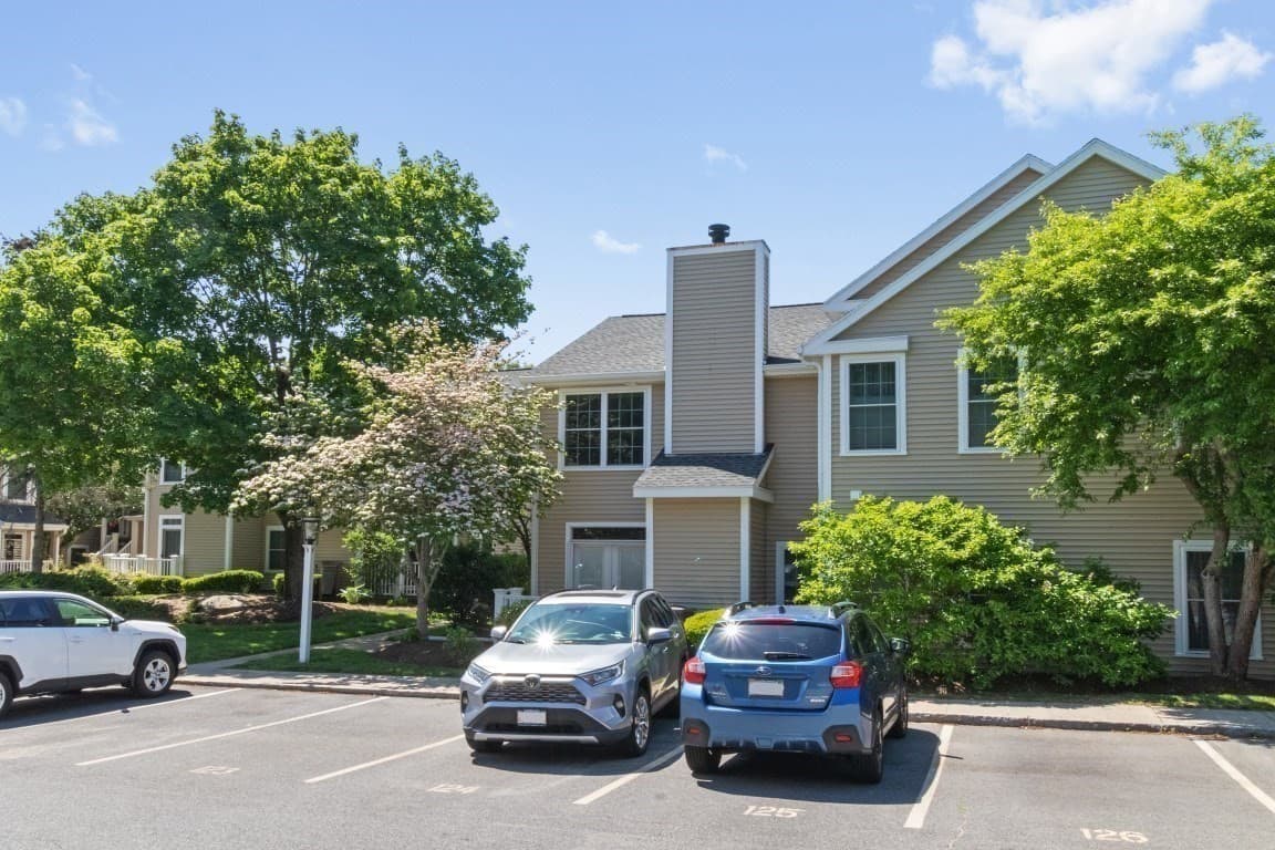 Condominium at 49 Bradford Commons Ln # 49, Braintree MA 02184, photo 19 of 40
