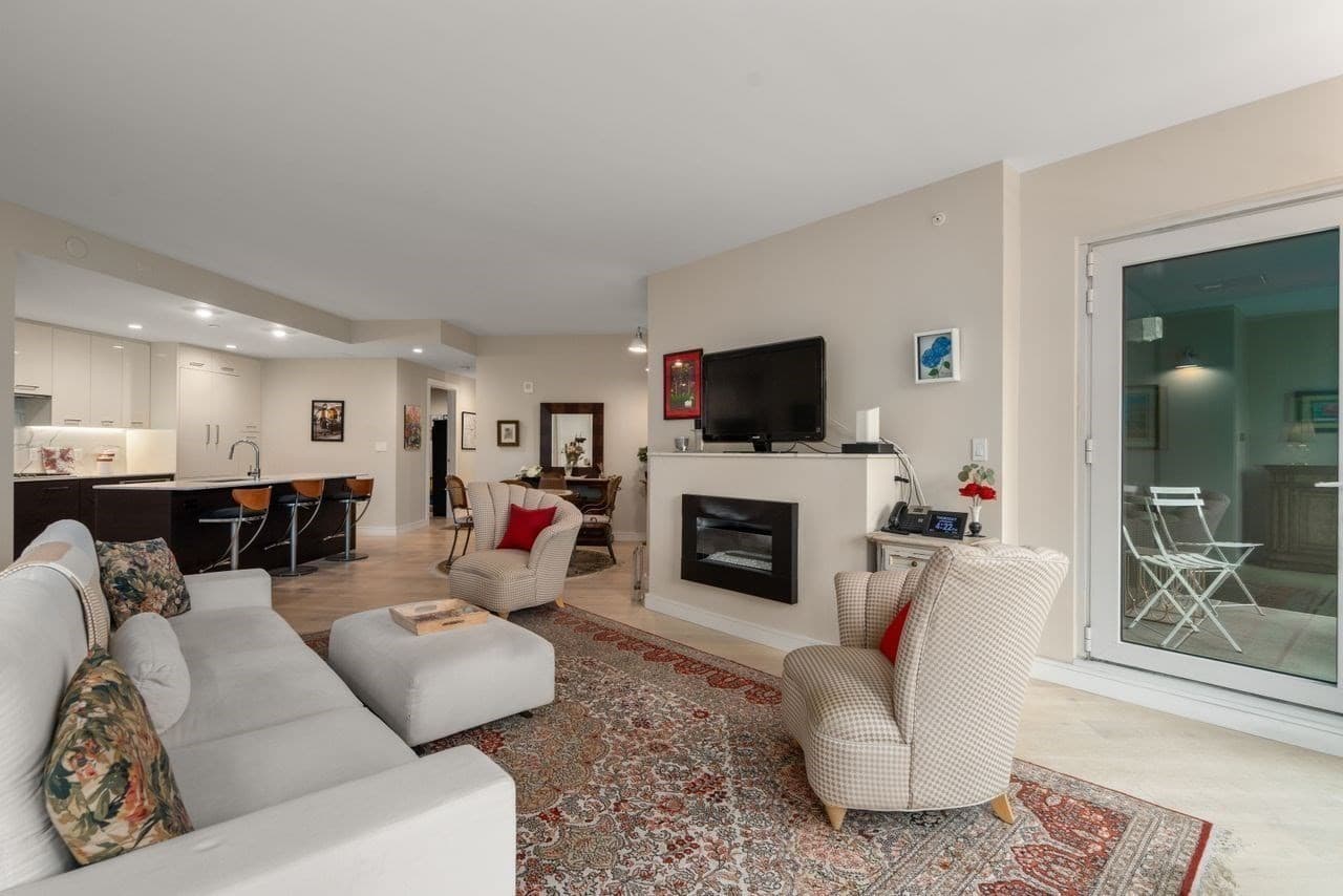 Condominium at 110 Broad St # 303, Boston MA 02110, photo 4 of 35