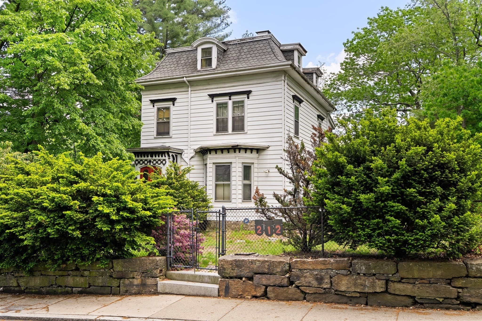 Residential at 212 Chestnut Ave, Boston MA 02130, photo 2 of 24