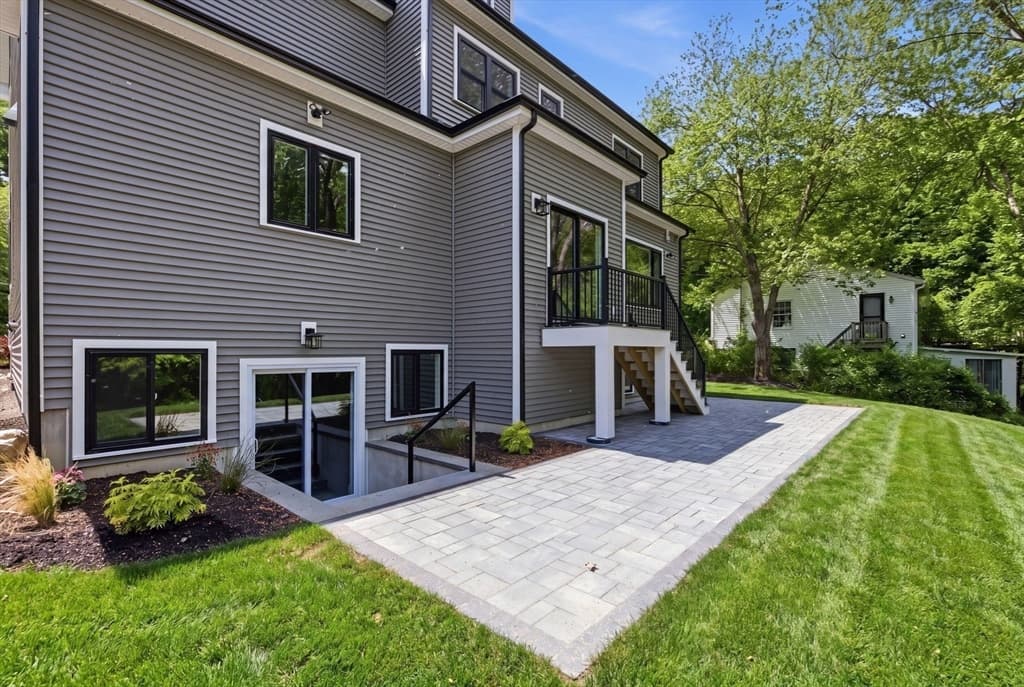 174 Winn St, Burlington MA 01803 photo 34