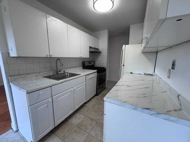 Condominium at 18 Shrewsbury Green Dr # K, Shrewsbury MA 01545, Shrewsbury, photo 6 of 21