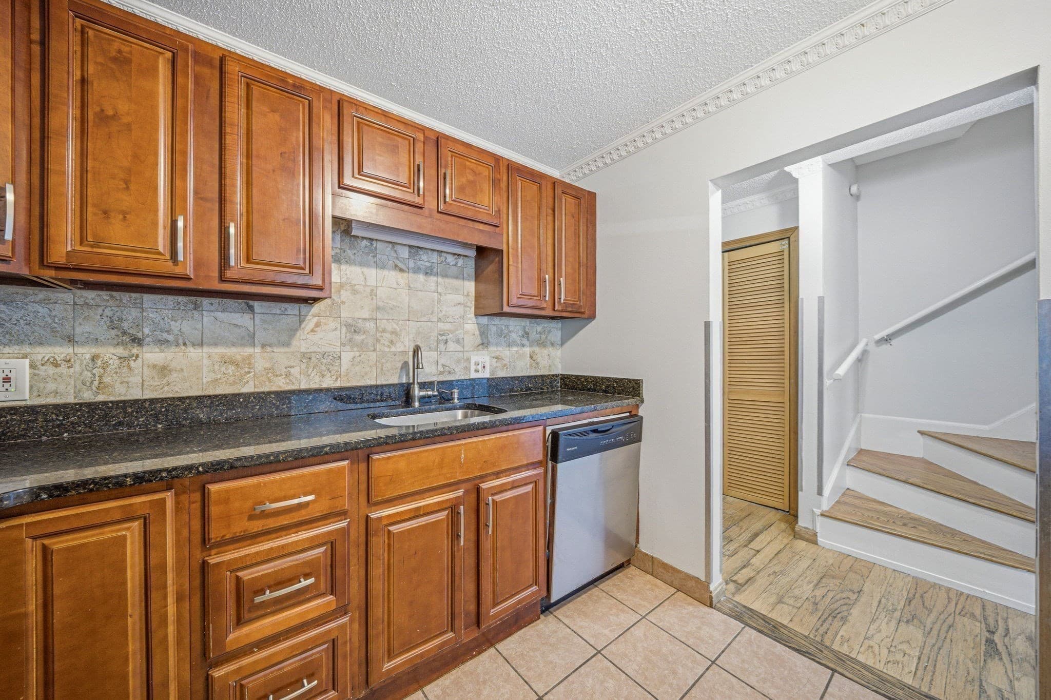 Condominium at 286 Fenno St # 1, Revere MA 02151, photo 9 of 32