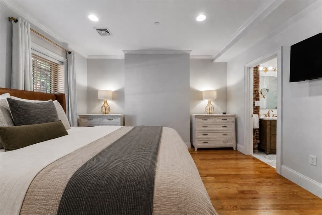 Condominium at 668 Massachusetts Ave # G, Boston MA 02118, photo 13 of 23