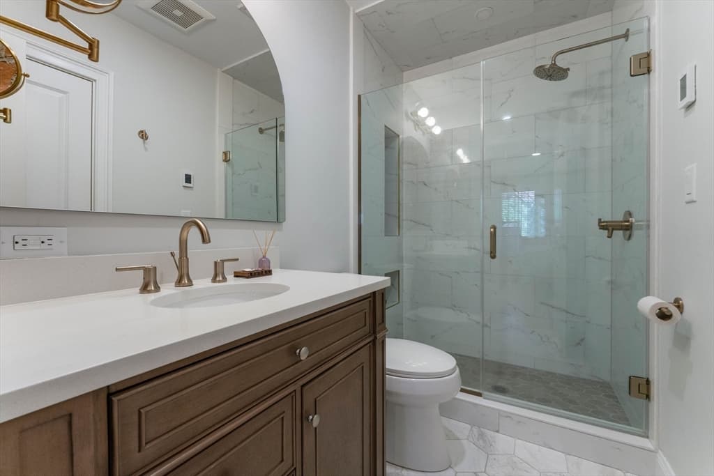 Condominium at 668 Massachusetts Ave # G, Boston MA 02118, photo 16 of 23
