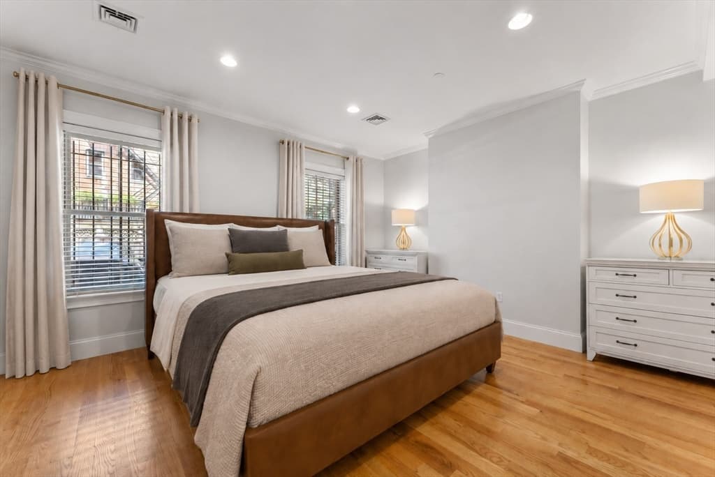 Condominium at 668 Massachusetts Ave # G, Boston MA 02118, photo 12 of 23