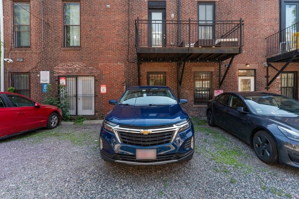 Condominium at 668 Massachusetts Ave # G, Boston MA 02118, photo 22 of 23