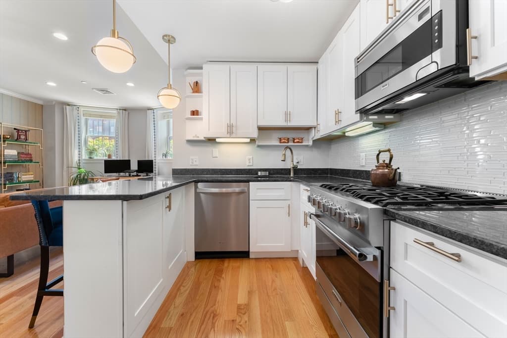 Condominium at 668 Massachusetts Ave # G, Boston MA 02118, photo 9 of 23