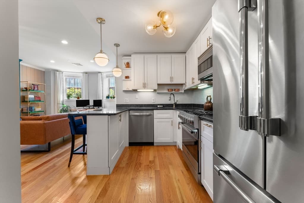 Condominium at 668 Massachusetts Ave # G, Boston MA 02118, photo 10 of 23