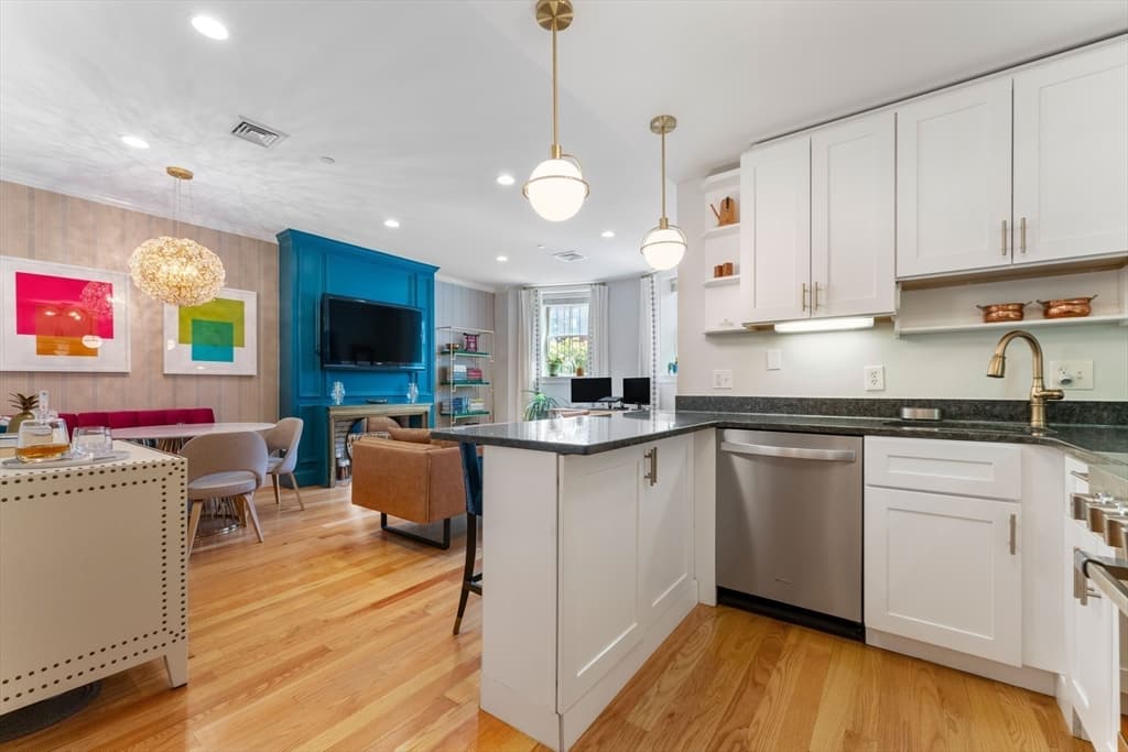 Condominium at 668 Massachusetts Ave # G, Boston MA 02118, photo 4 of 23