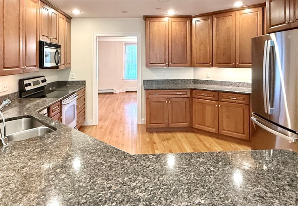 Condominium at 3 Harborlight Cir # 3, Plymouth MA 02360, Plymouth, photo 4 of 42