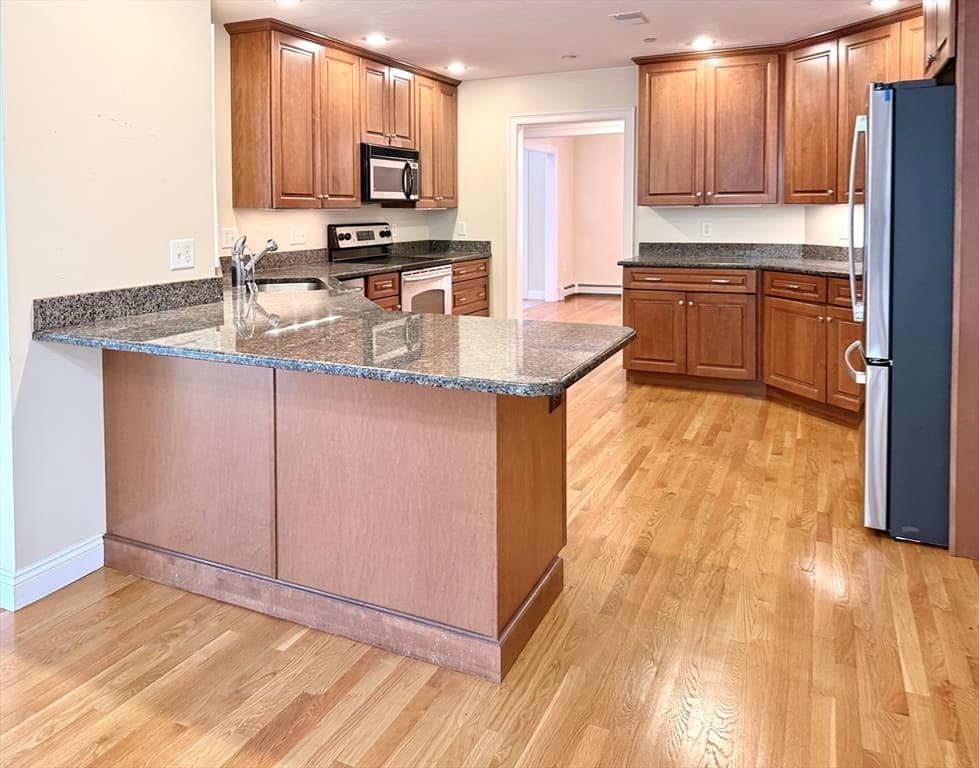 Condominium at 3 Harborlight Cir # 3, Plymouth MA 02360, Plymouth, photo 8 of 42