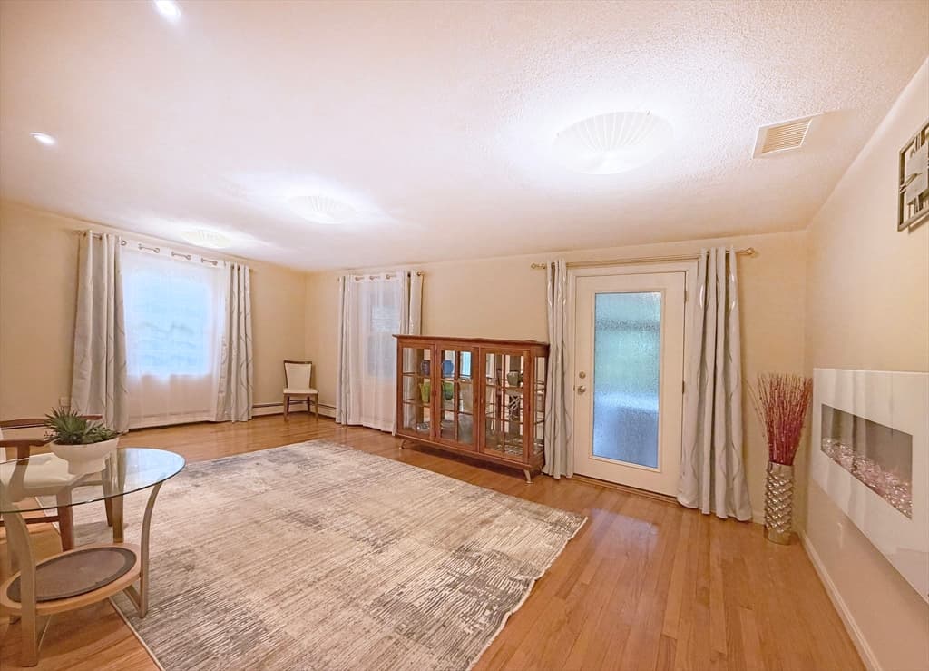 Single Family Residence at 6 Sandy Dr, Acton MA 01720, photo 3 of 32