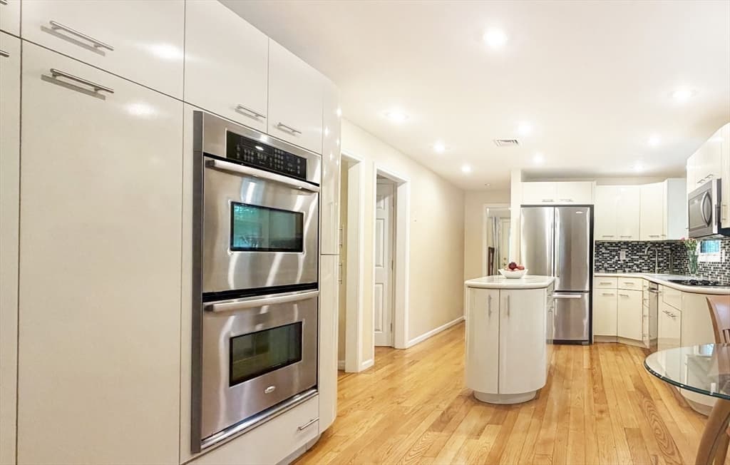 Single Family Residence at 6 Sandy Dr, Acton MA 01720, photo 10 of 32