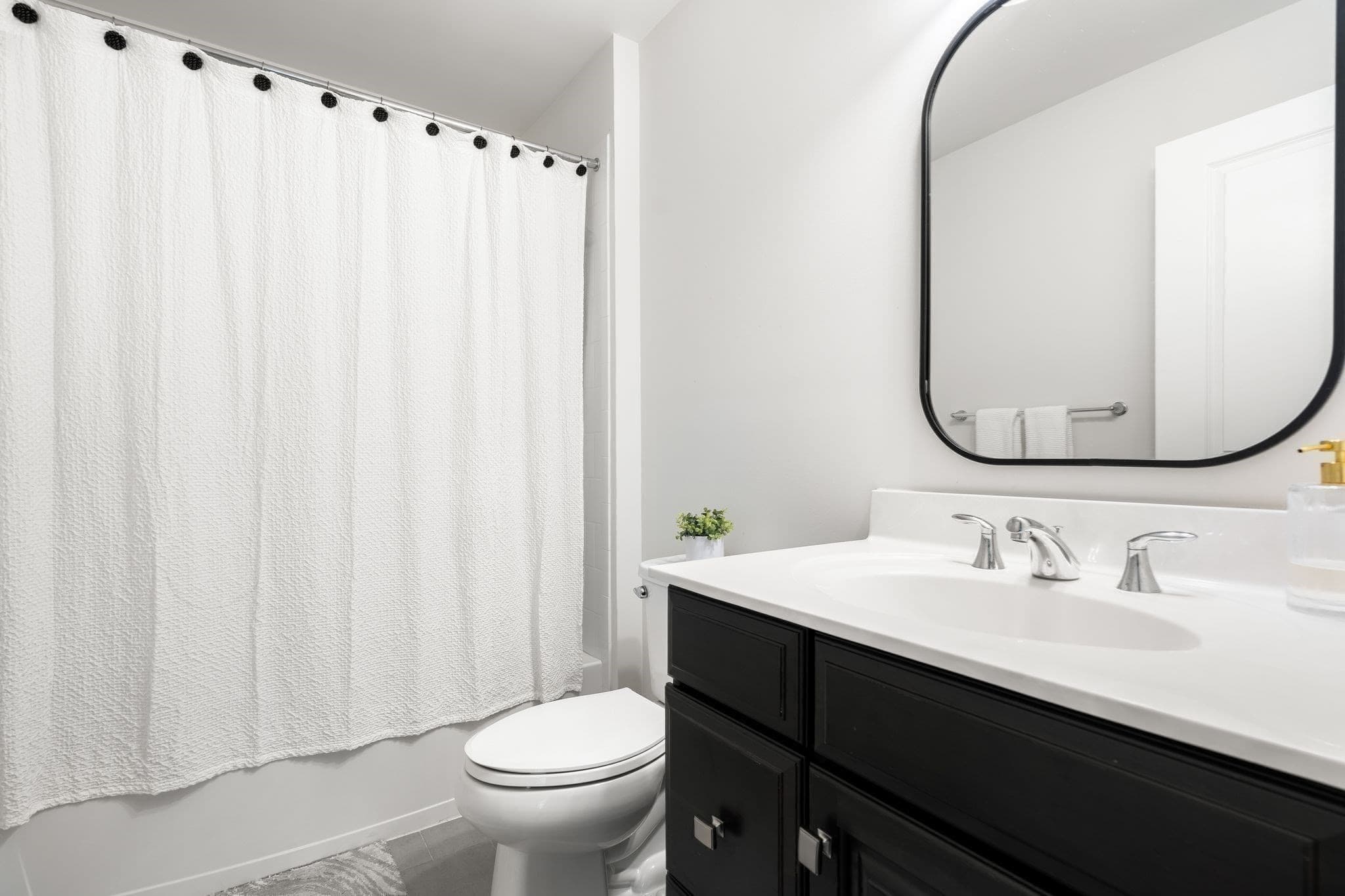 Condominium at 2 Hummingbird Way # 1, Methuen MA 01844, Methuen, photo 23 of 42