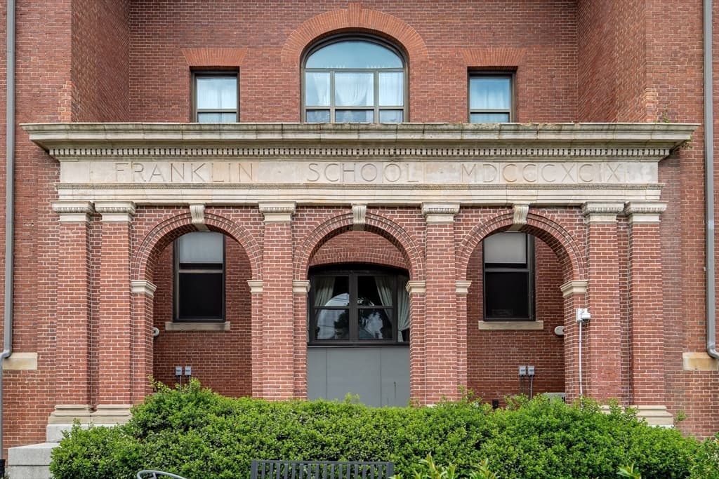 68 Central Ave # 304, Medford MA 02155