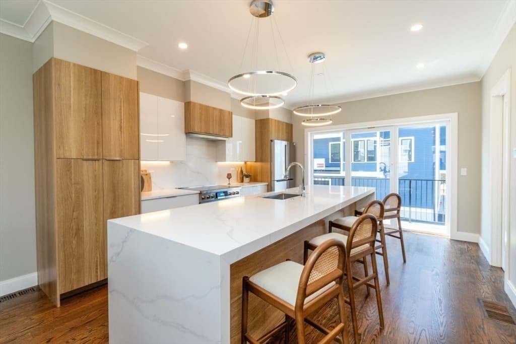 Condominium at 15 Tanglewood # D, Boston MA 02124, Boston, photo 6 of 28