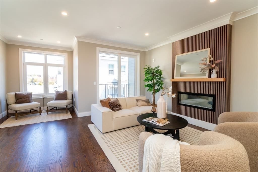 Condominium at 15 Tanglewood # D, Boston MA 02124, Boston, photo 3 of 28