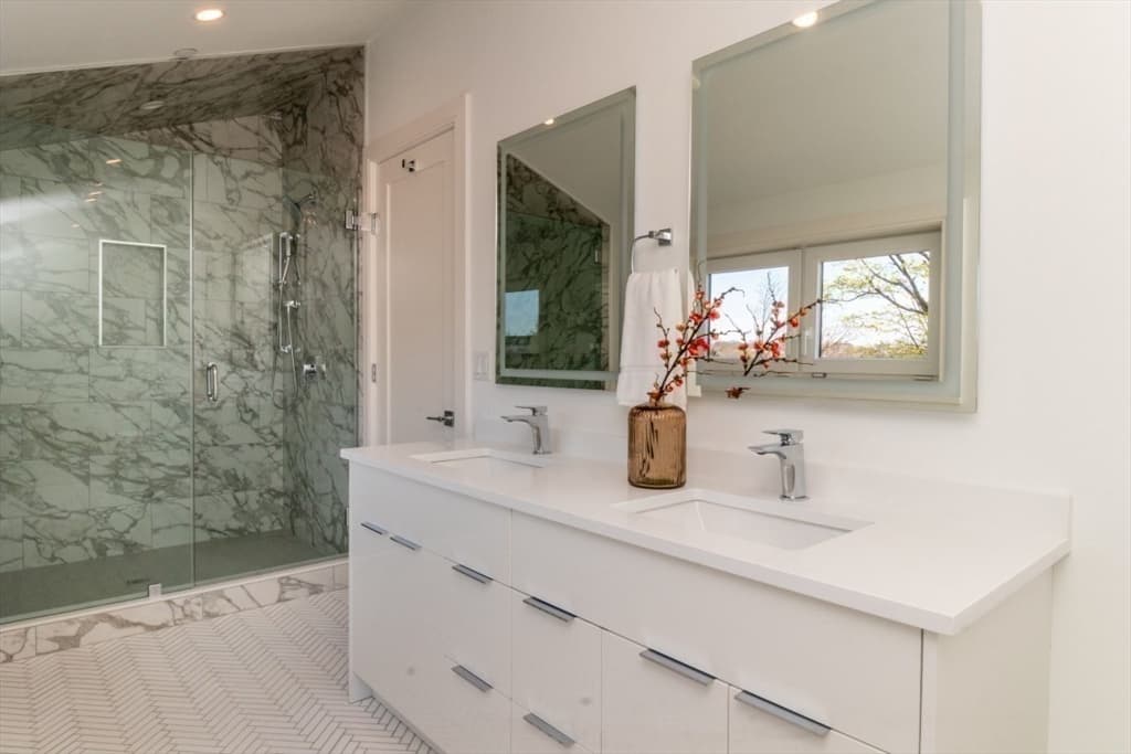 Condominium at 15 Tanglewood # D, Boston MA 02124, Boston, photo 14 of 28