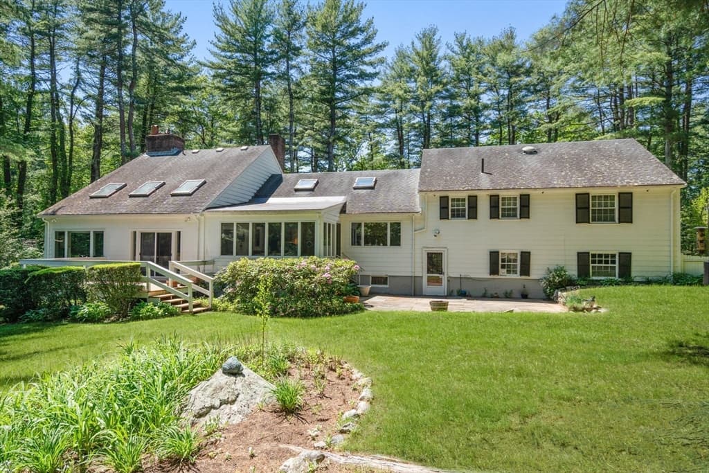 242 Winter St, Weston MA 02493 photo 3