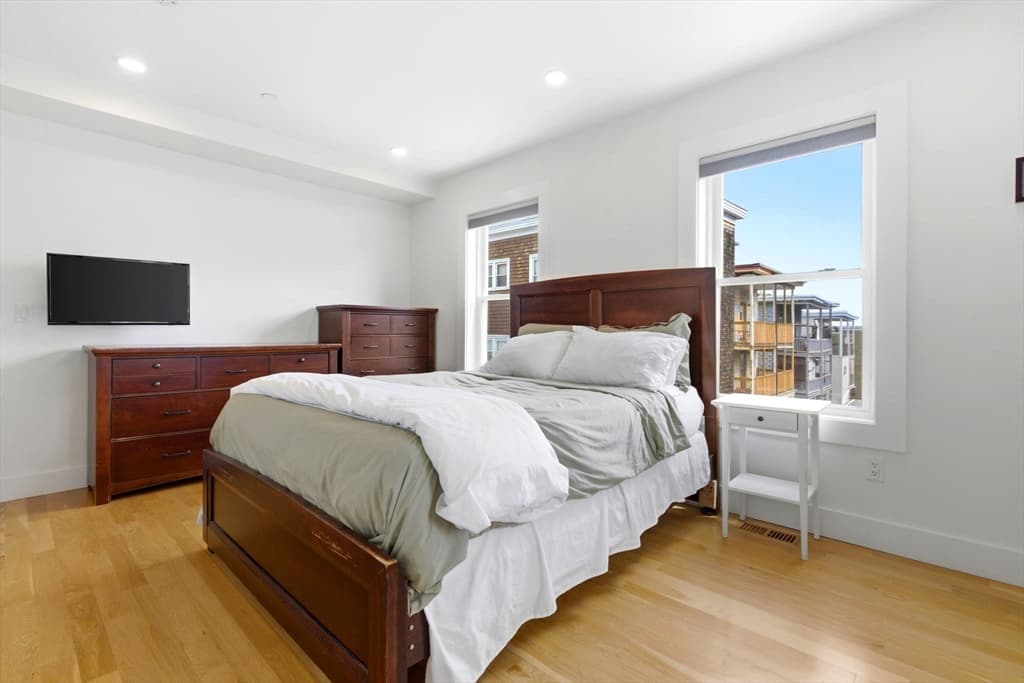 Condominium at 34 Heath St # 3, Somerville MA 02145, photo 12 of 26