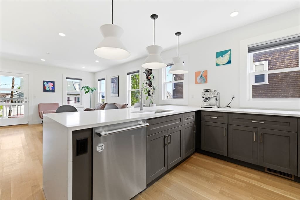 Condominium at 34 Heath St # 3, Somerville MA 02145, photo 9 of 26