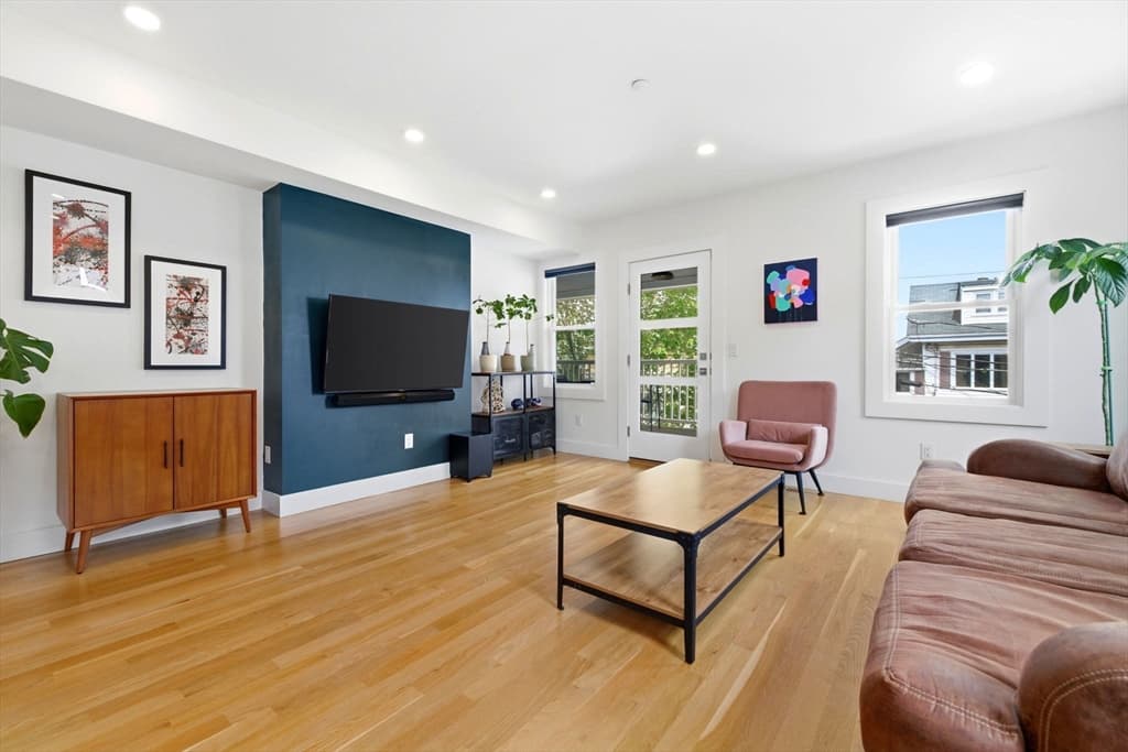 Condominium at 34 Heath St # 3, Somerville MA 02145, photo 4 of 26