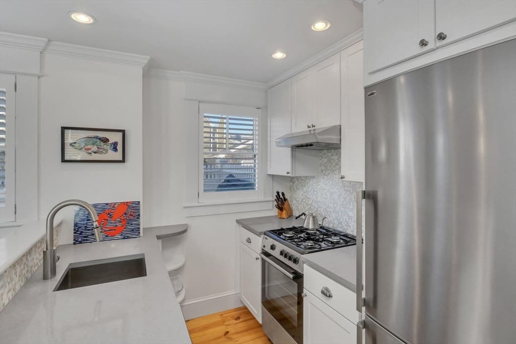 Condominium at 368 Commercial Street Unit G, Provincetown MA 02657, Provincetown, photo 11 of 28