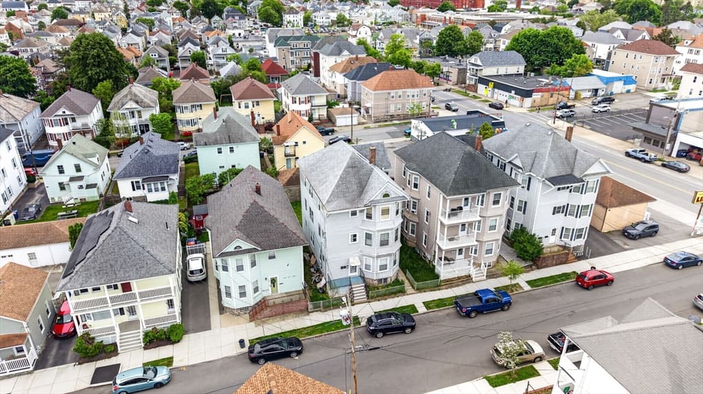 166 Clifford St, New Bedford MA 02745