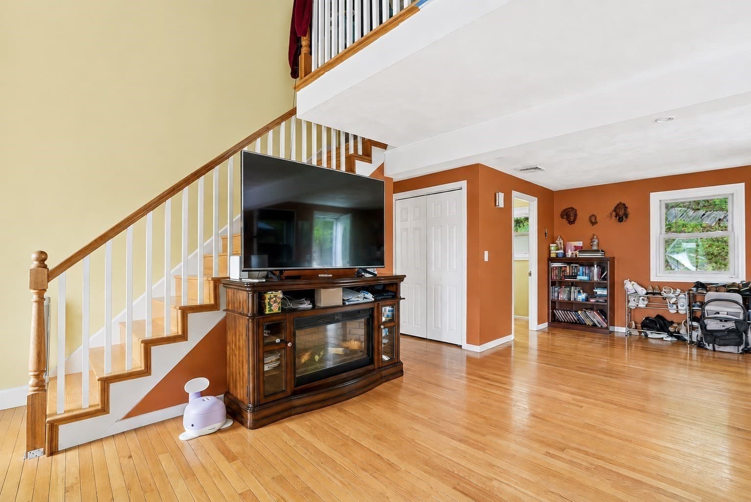 Single Family Residence at 50 Lakeshore Dr, Marlborough MA 01752, Marlborough, photo 12 of 34