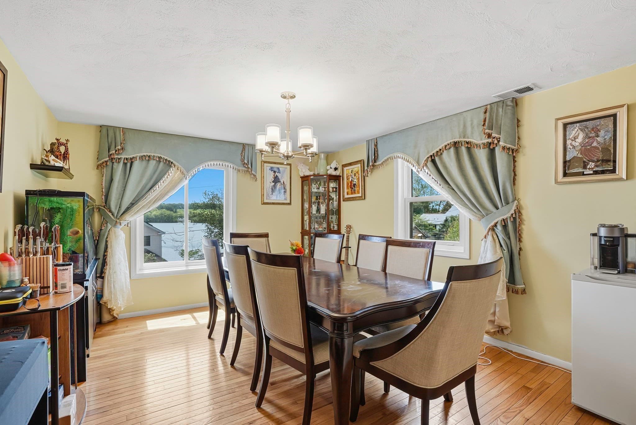 Single Family Residence at 50 Lakeshore Dr, Marlborough MA 01752, Marlborough, photo 7 of 34