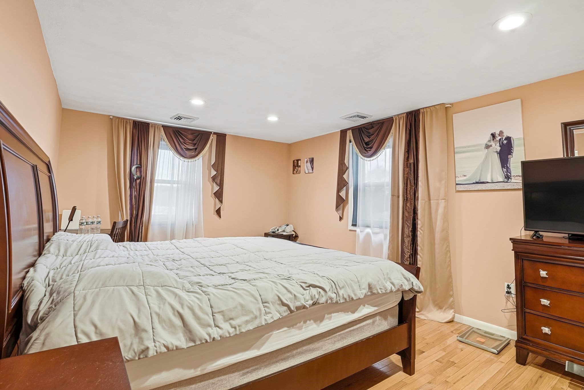 Single Family Residence at 50 Lakeshore Dr, Marlborough MA 01752, Marlborough, photo 14 of 34