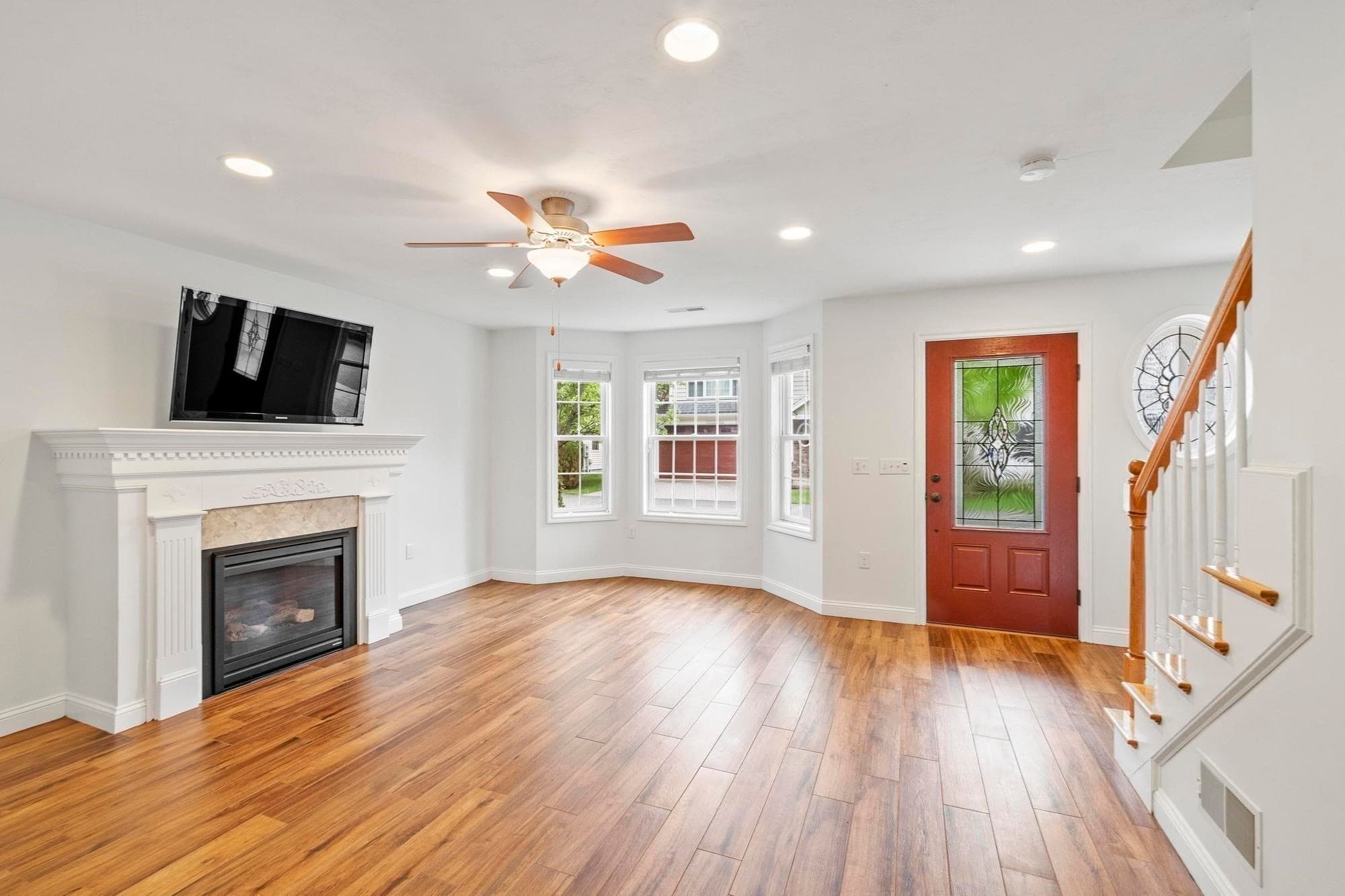 Condominium at 39 Kensington Way # 39, Tewksbury MA 01876, photo 7 of 42