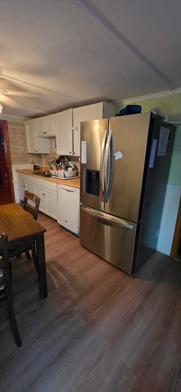 Single Family Residence at 34 Hatch St, Haverhill MA 01832, photo 7 of 15