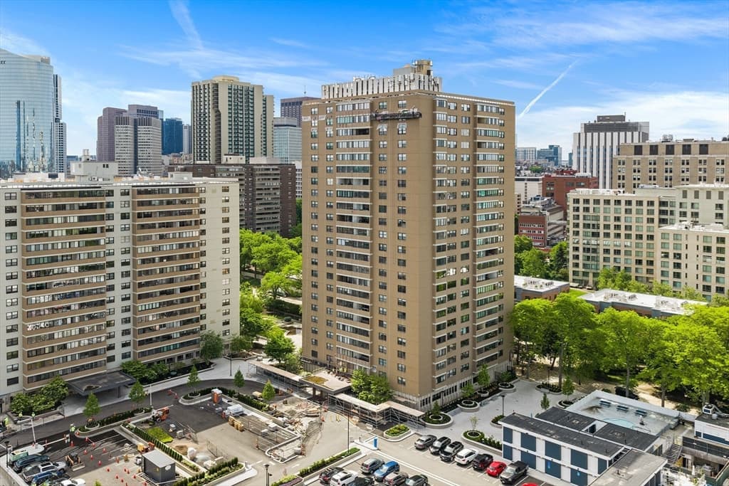 Condominium at 8 Whittier Pl # 14F, Boston MA 02114, photo 14 of 21