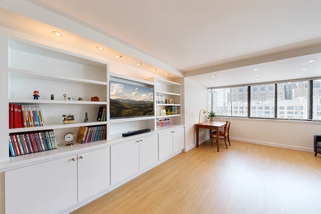 Condominium at 8 Whittier Pl # 14F, Boston MA 02114, photo 4 of 21