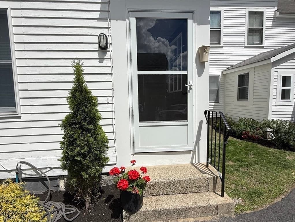 5-9 Family at 6 Mayhew, Hopkinton MA 01748, photo 7 of 36