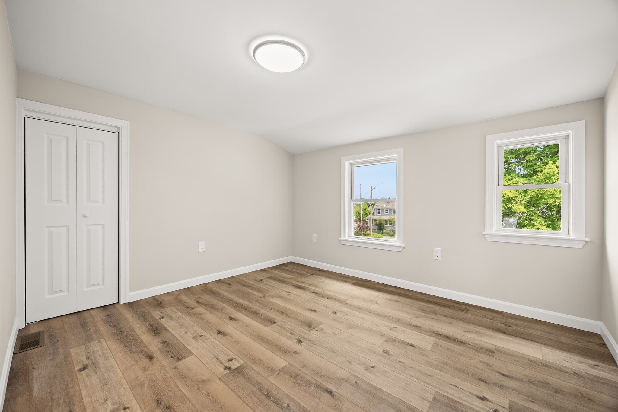 Single Family Residence at 7 Somerville Ave, Braintree MA 02184, photo 12 of 29