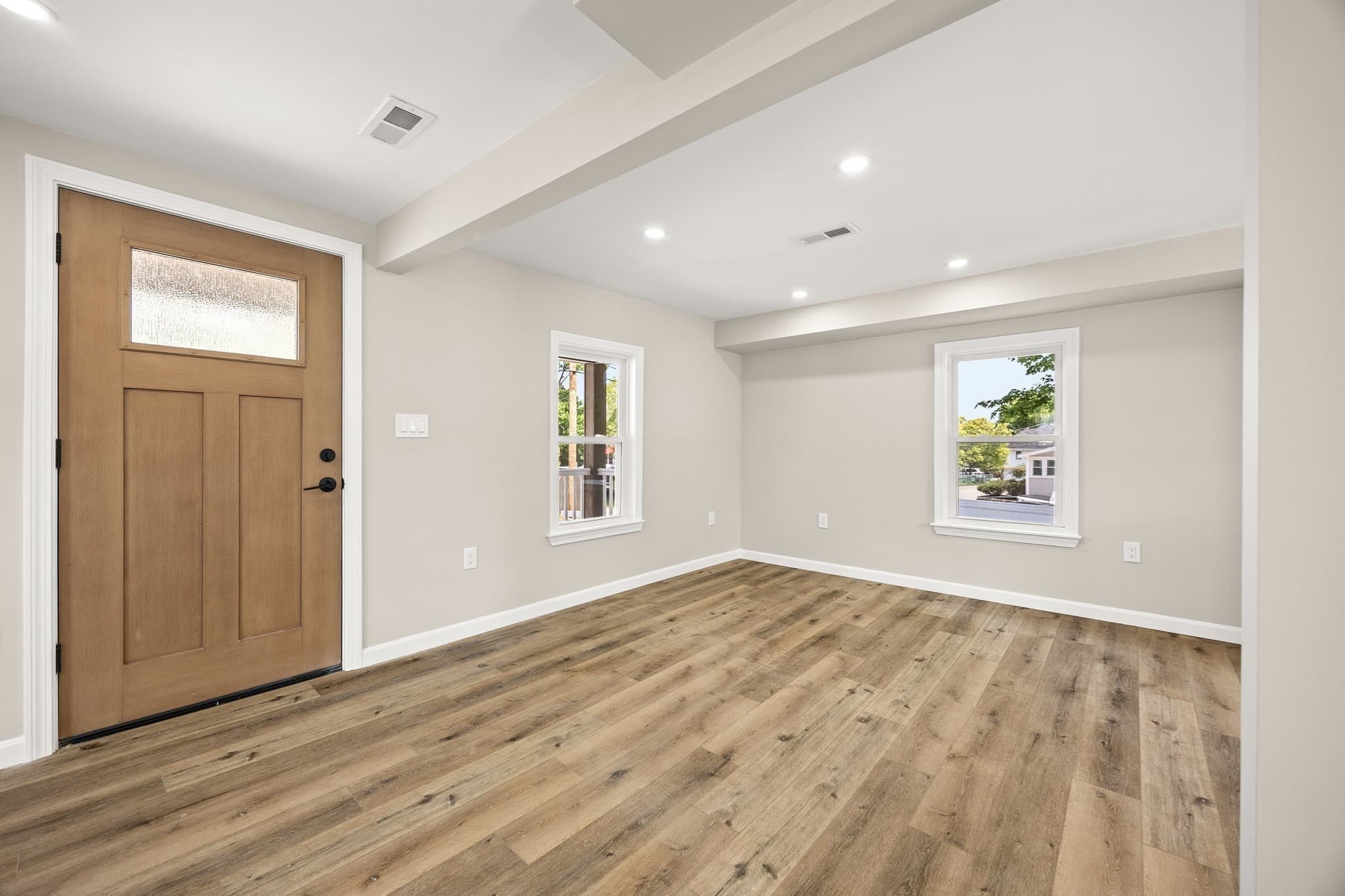 Single Family Residence at 7 Somerville Ave, Braintree MA 02184, photo 3 of 29