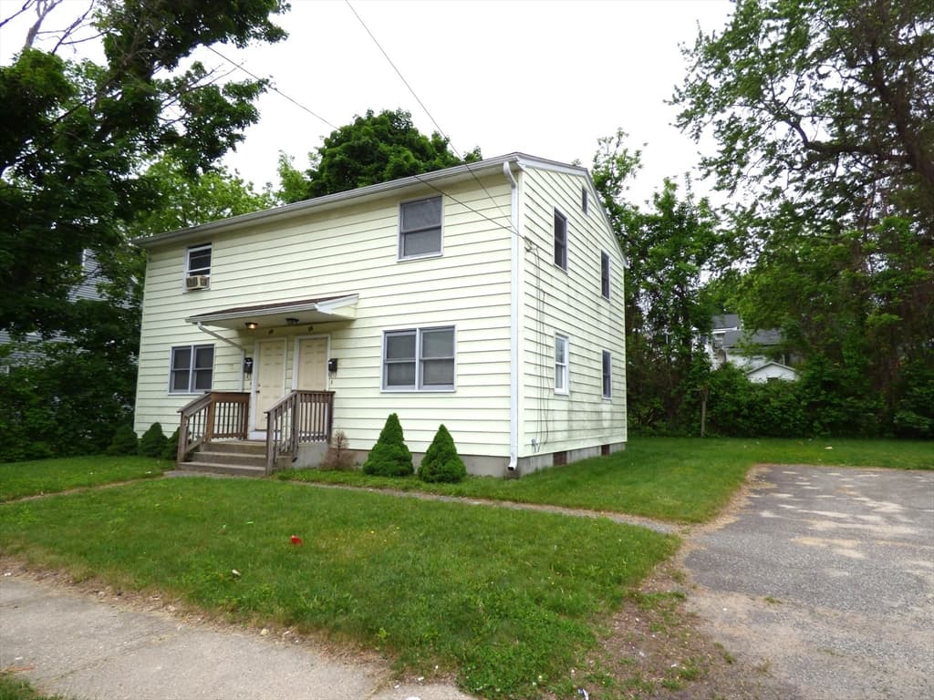 26-28 Daniel St, Springfield MA 01151 photo 2